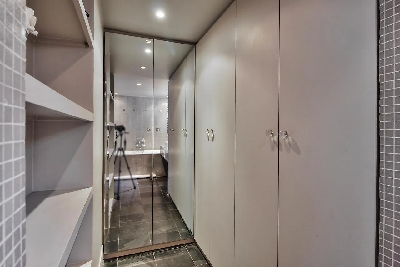 Hoche Apartment Paris