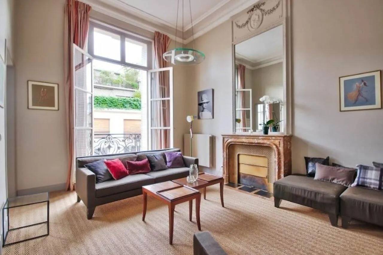 Hoche Apartment Paris